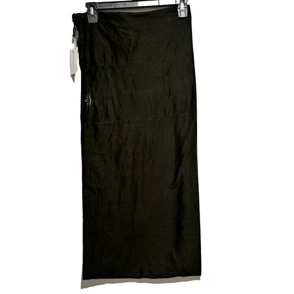 NWT Beyond Yoga Womens Cellphone Zipper Pockets Infinity Scarf Black Lightweight - Picture 6 of 10